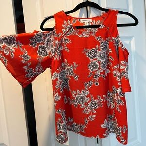 Monteau “cold shoulder” shirt